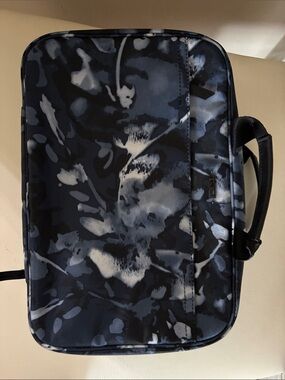 Tumi Voyageur Madeline Women's Navy & Black Floral-Pattern Cosmetic Case